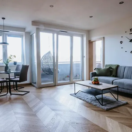 Minimalist Design Penthouse - Old Town Apartment Kosice